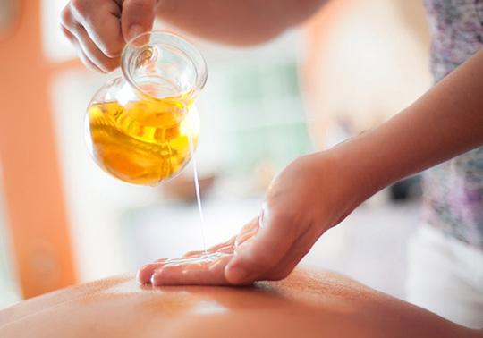 Massage avec de l'huile